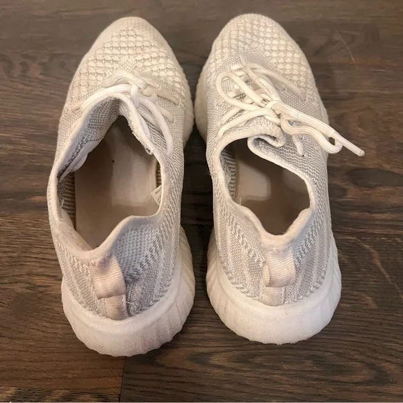 AVIA White Sneaker Womens Size 9 - Picture 4 of 5